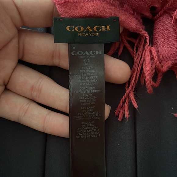 Coach scarf 🧣 terracota color - Picture 3 of 3